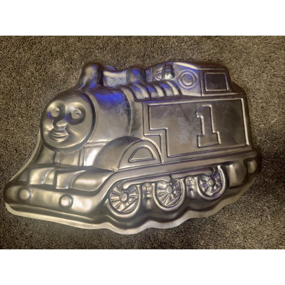 Vintage Wilton 1994 Thomas the Train Tank Engine Metal Birthday Cake Pan